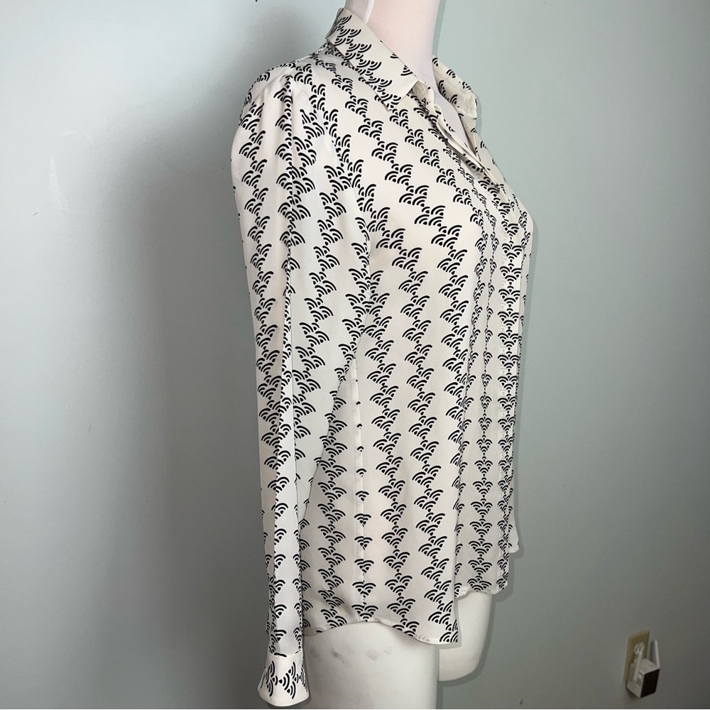 Theory 100% Silk Printed Button Front Ivory Black Blouse Women’s Petite Small - Picture 7 of 12